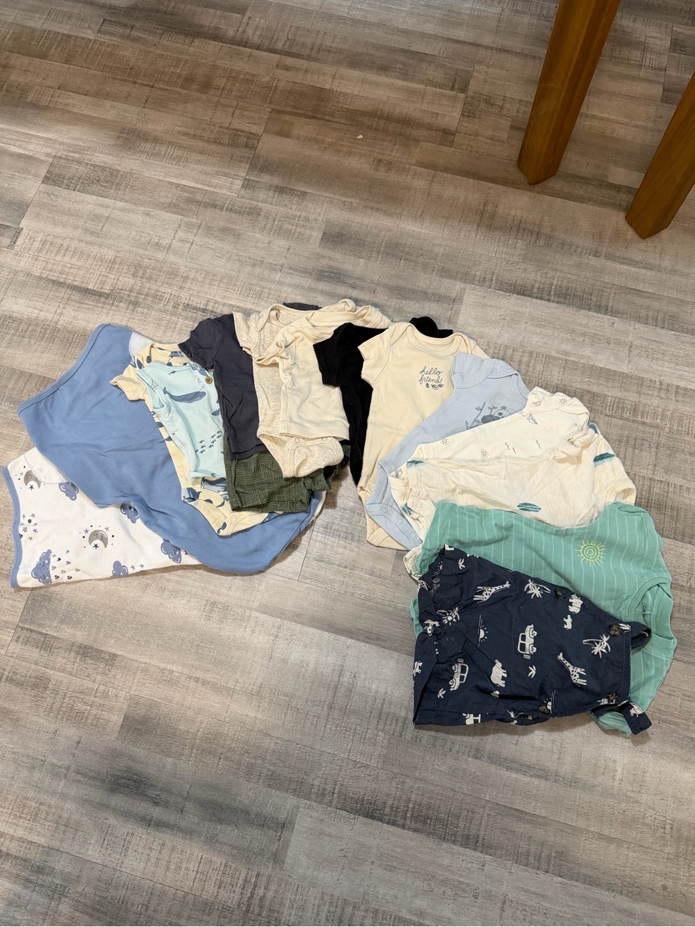 12 Newborn Baby Outfits + 2 Sleep Sacks Mixed Lot Carter’s Gerber EUC